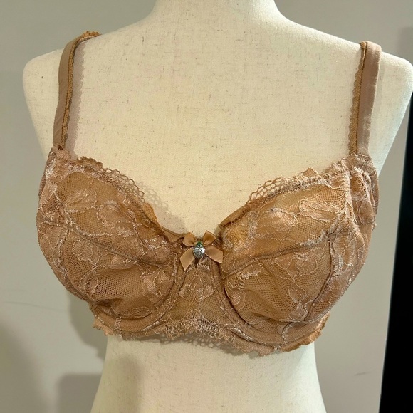 Victorias Secret Body by Victoria Unlined Demi in Nude- Size 36DD/36E - Picture 1 of 6